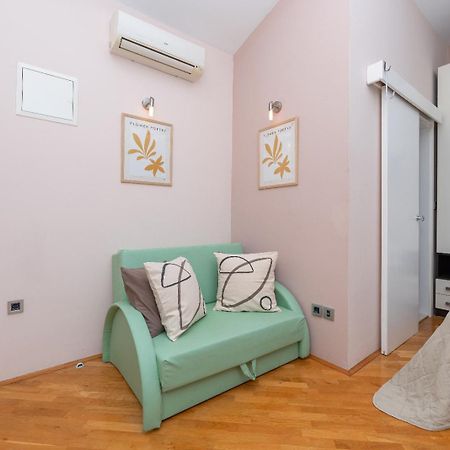 Apartments Luka Toni Krvavica Exterior photo