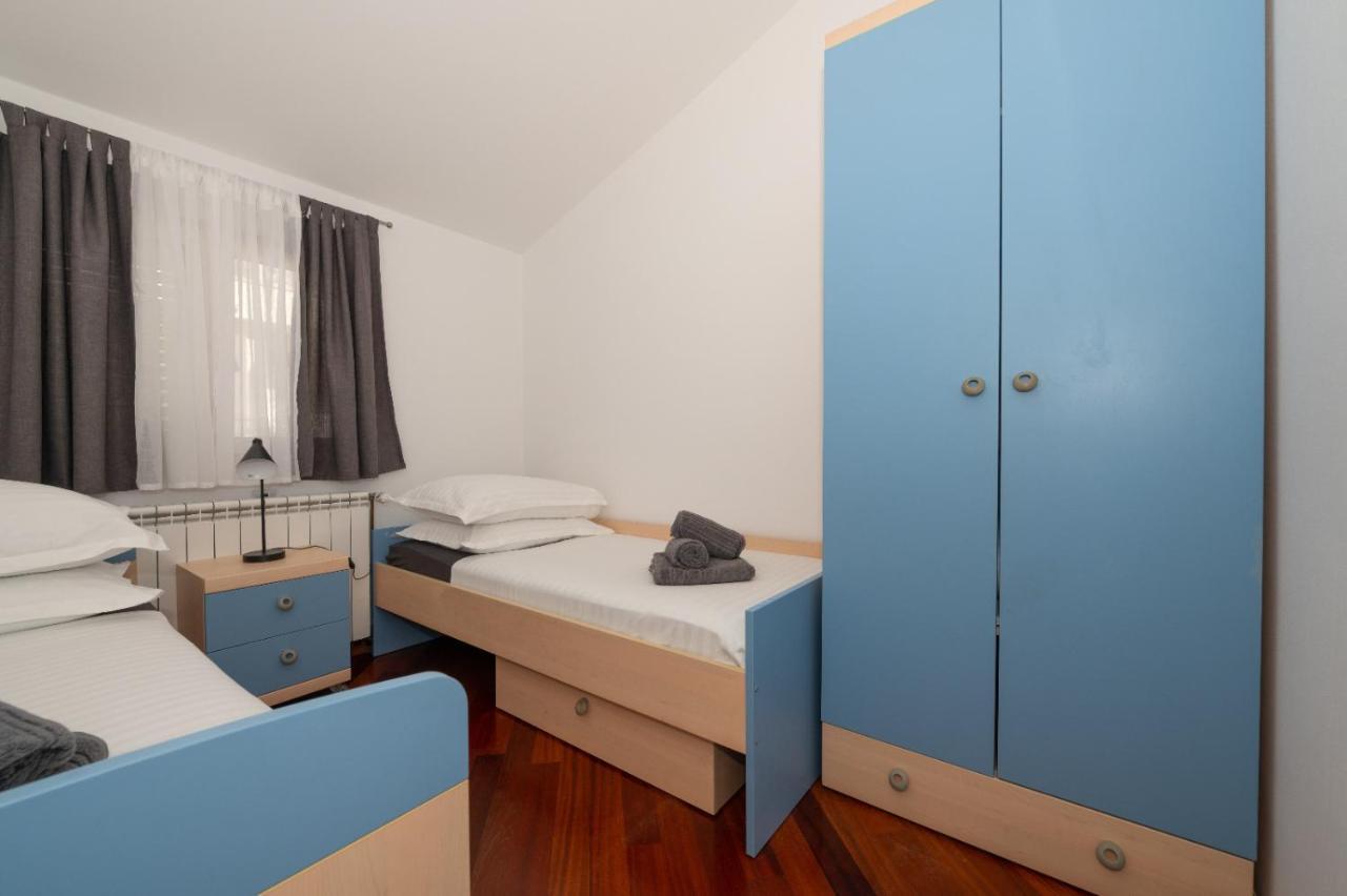 Apartments Luka Toni Krvavica Exterior photo